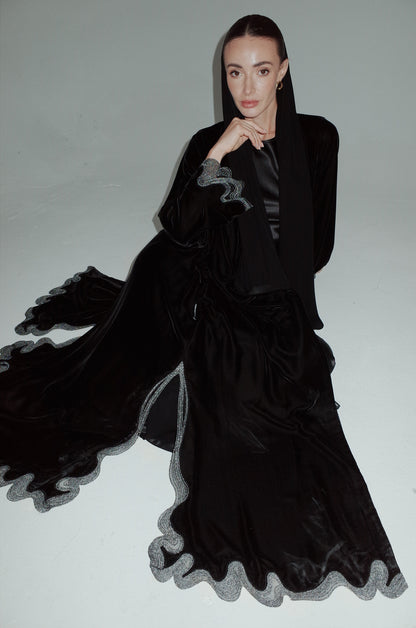 الدانتيل الرمادي