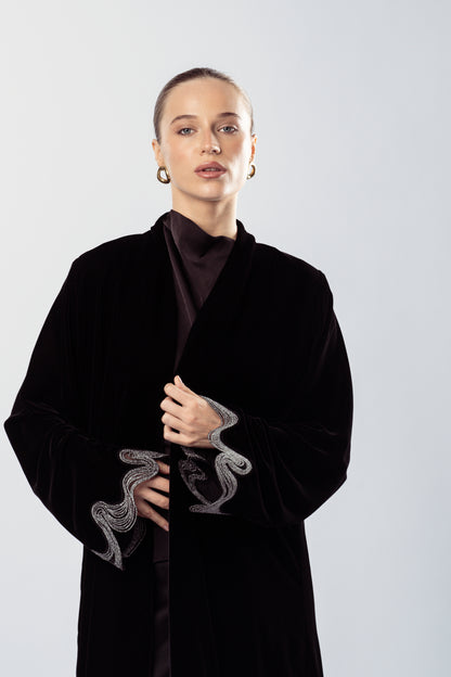 الدانتيل الرمادي