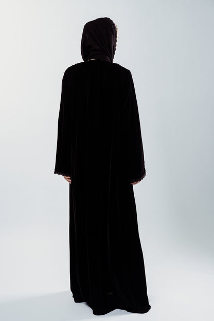 الدانتيل المخملي الأسود