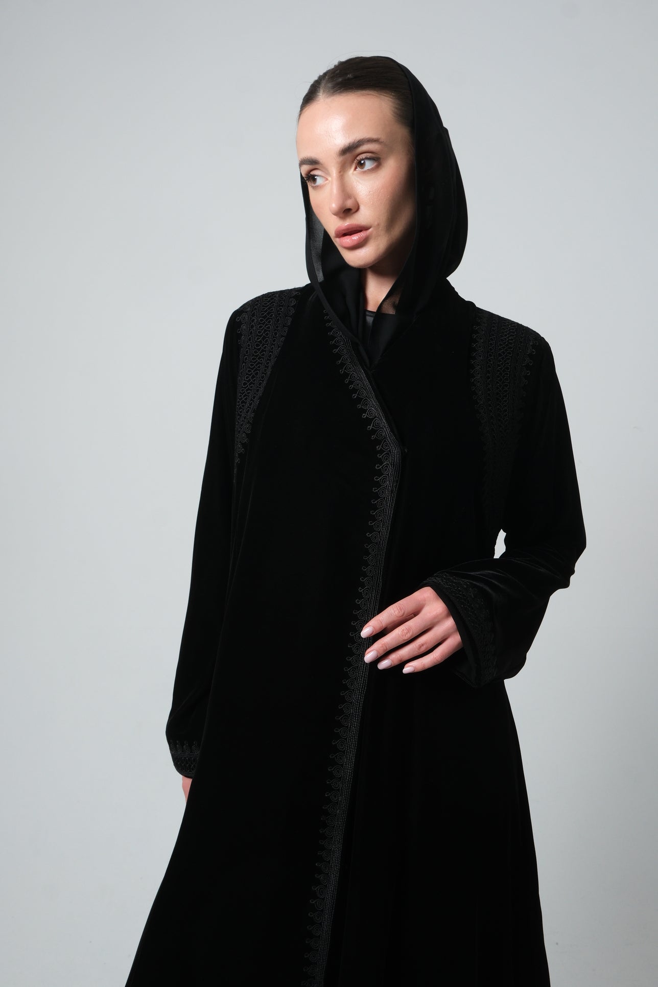 حِرفية مغربية على المخمل الأسود