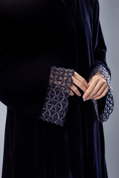 الدانتيل الأزرق الداكن