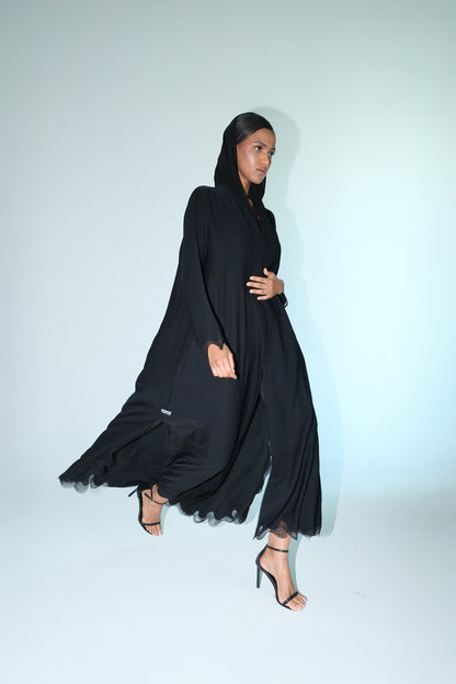 الدانتيل الأسود